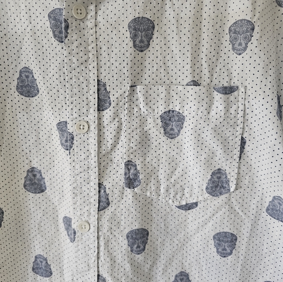 One Resolution Clothing Men's Short Sleeve Skulls Button Up Shirt M - Picture 5 of 10